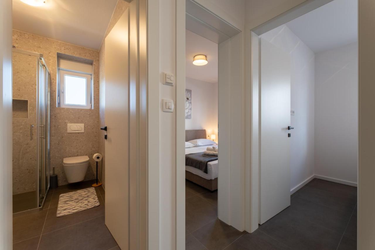 Apartments Maya & Tina Trogir Luaran gambar